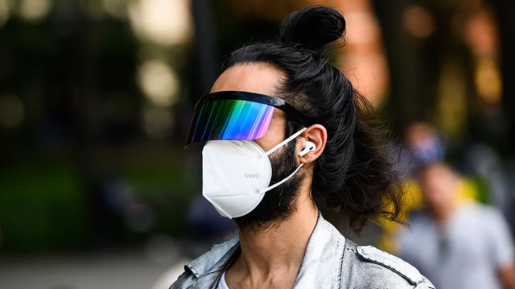 What Should You Consider When Buying Breathing Masks?